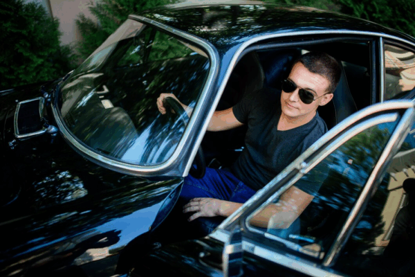 How Car Window Tinting Enhances Privacy and Protection on the Road car window tinting